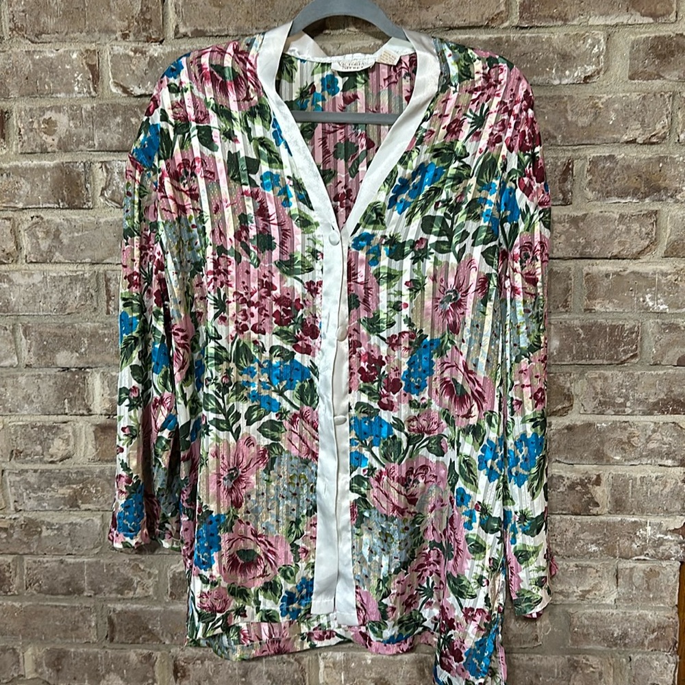 Gold Label Victoria’s Secret sleep shirt.